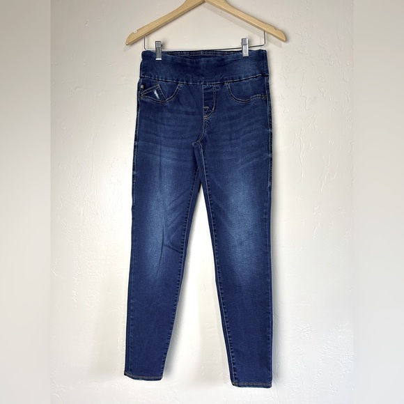 Rock & Republic | Denim RX Fever Pull on Jeans | 8 - Picture 1 of 9